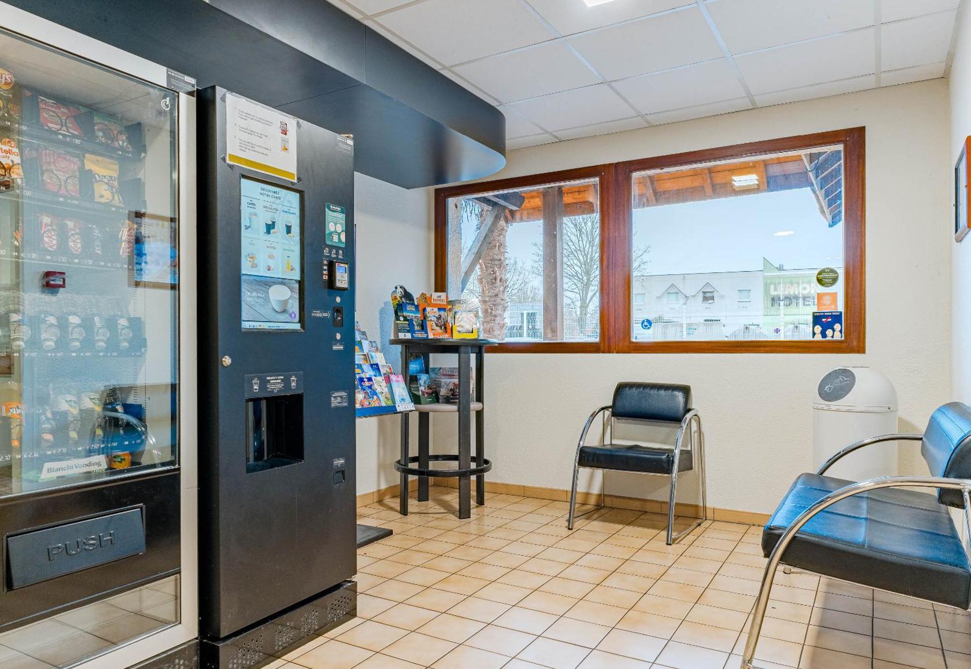 B&B Hotel Châtellerault Eksteriør bilde
